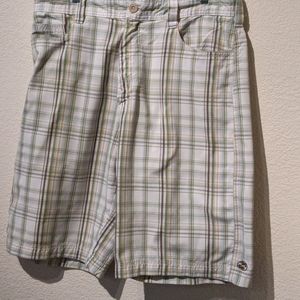Billabong | 34 | 11" Inseam men's shorts